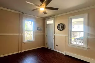 570 Jefferson Ave, Pottstown, PA 19464 - Photo 2