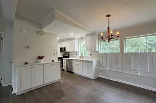 24 Shagbark Ct E, Harleysville, PA 19438 - Photo 2