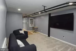 551 E Broad St, Souderton, PA 18964 - Photo 32