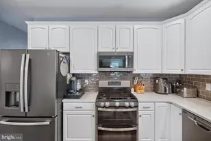 2009 Woodbridge Ln, Pennsburg, PA 18073 - Photo 18