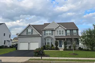 2009 Woodbridge Ln, Pennsburg, PA 18073 - Photo 2
