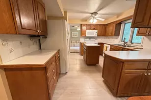 305 Garrison Way, Gulph Mills, PA 19428 - Photo 10