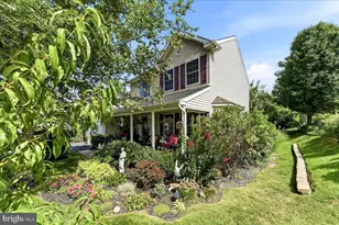 122 Holbrook Ln, Gilbertsville, PA 19525 - Photo 2