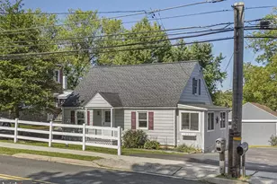 321 N Pleasantview Rd, Pottstown, PA 19464 - Photo 1