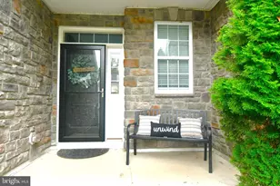 2091 Julia Dr, Conshohocken, PA 19428 - Photo 2