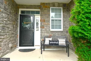 2091 Julia Dr, Conshohocken, PA 19428 - Photo 2