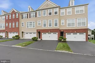 5 Wildflower Ct, Telford, PA 18969 - Photo 2