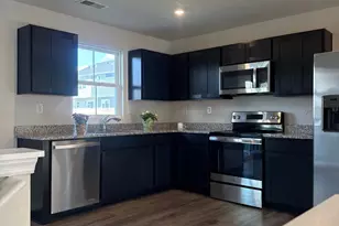 110 Van Fleet Cir, Sanatoga, PA 19464 - Photo 2