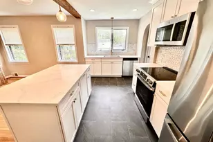 310 Summit Ave, Conshohocken, PA 19428 - Photo 10