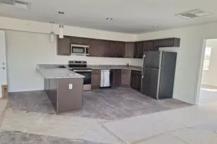 1037 W High St, Stowe, PA 19464 - Photo 2