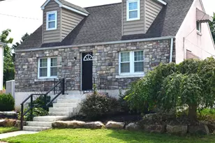 26 S Barry Ave, Norristown, PA 19403 - Photo 2