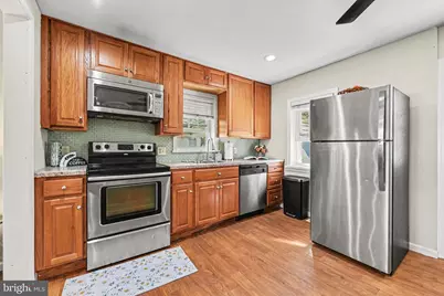 26 S Barry Avenue, Norristown, PA 19403 - Photo 4