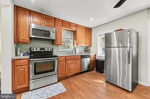 26 S Barry Ave, Norristown, PA 19403 - Photo 4