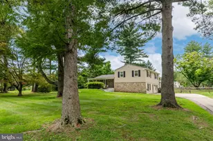 570 Stenton Ave, Blue Bell, PA 19422 - Photo 2