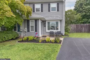 15 Carriage Dr, Horsham, PA 19044 - Photo 1