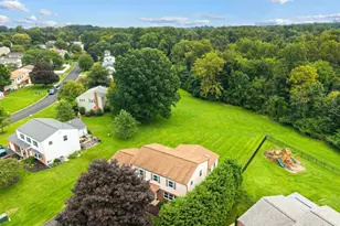 1270 Holstein Ct, Blue Bell, PA 19422 - Photo 4
