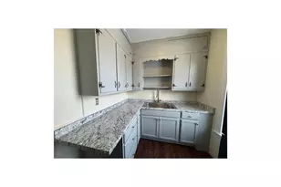 659 N Charlotte St, Pottstown, PA 19464 - Photo 2