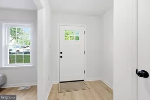 206 Georgetowne Ct, Royersford, PA 19468 - Photo 4
