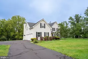 2007 Legat Ln, Harleysville, PA 19438 - Photo 2