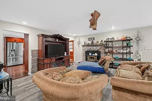 6 N Boro Line Rd, Trappe, PA 19426 - Photo 4