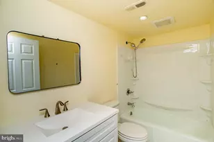 194 Berwick Pl, Lansdale, PA 19446 - Photo 14