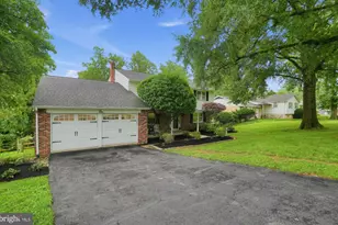 1911 Sharon Rd, Jenkintown, PA 19046 - Photo 2