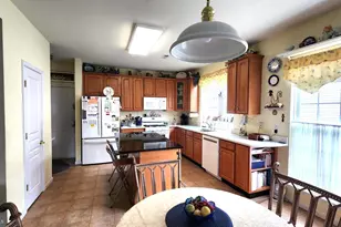 752 Village Ave, Collegeville, PA 19426 - Photo 10