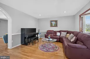 1071 Plowshare Rd, Blue Bell, PA 19422 - Photo 4
