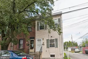 917 Jackson St, Norristown, PA 19401 - Photo 1