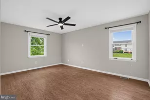 359 Norris Hall Ln, West Norriton, PA 19403 - Photo 8