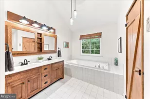 18 Pin Oak Dr, Phoenixville, PA 19460 - Photo 24