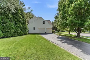18 Pin Oak Dr, Phoenixville, PA 19460 - Photo 34