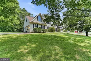 18 Pin Oak Dr, Phoenixville, PA 19460 - Photo 2