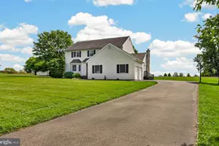 4 Moses Ln, Schwenksville, PA 19473 - Photo 2