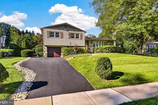 243 Cowbell Rd, Willow Grove, PA 19090 - Photo 2