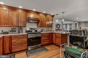 609 Haws Ln, Oreland, PA 19075 - Photo 8