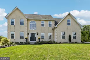 653 Truman Ct, Harleysville, PA 19438 - Photo 2