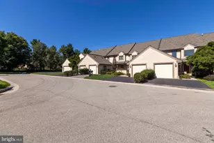 145 Splitrail Ln, Blue Bell, PA 19422 - Photo 2