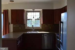 1155 Bramblewood Ct, Pottstown, PA 19464 - Photo 4