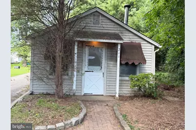 211 Perkiomen Avenue, Phoenixville, PA 19460 - Photo 1