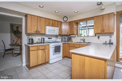 2908 Village Green Lane, Norristown, PA 19403 - Photo 30
