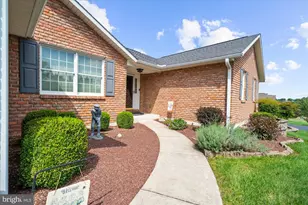 2395 Magnolia Dr, Gilbertsville, PA 19525 - Photo 2