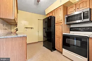 1800 Dartmouth Dr, Norristown, PA 19401 - Photo 8