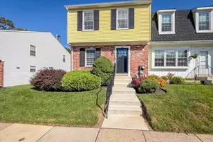 800 Seminole Gardens, Ambler, PA 19002 - Photo 2