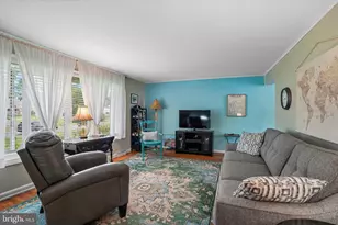 536 Sherwood Ln, Hatboro, PA 19040 - Photo 2