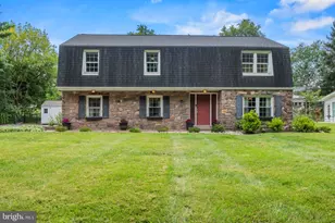 228 Lenape Dr, North Wales, PA 19454 - Photo 2
