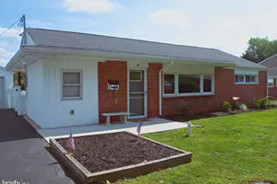 8 Laurel Ln, Plymouth Meeting, PA 19462 - Photo 1