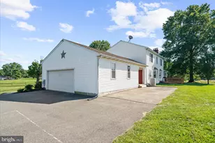 3149 Middle Creek Rd, Gilbertsville, PA 19525 - Photo 4