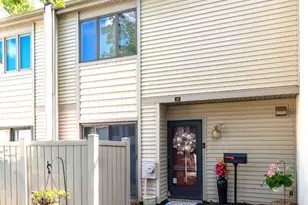 51 Twin Brooks Dr, Willow Grove, PA 19090 - Photo 2