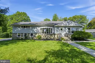 208 Oakland Pl, North Wales, PA 19454 - Photo 1
